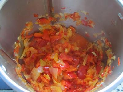 Macarrones con tomate y atún