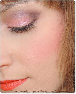 Look de maquillaje en tonos rosados