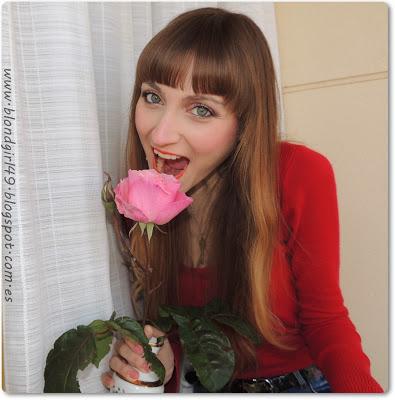 Look de maquillaje en tonos rosados