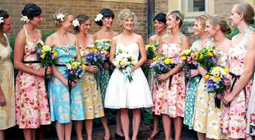 las amigas de la novia se suman con un estampado floral