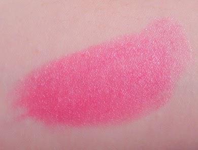 Paese: Base fluida, polvos transparentes y labial (impresiones, swatches, look).