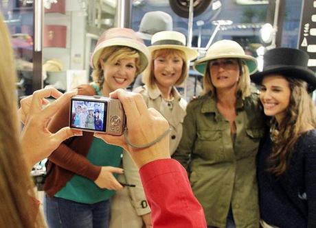 247083_643791778969874_39124123_n