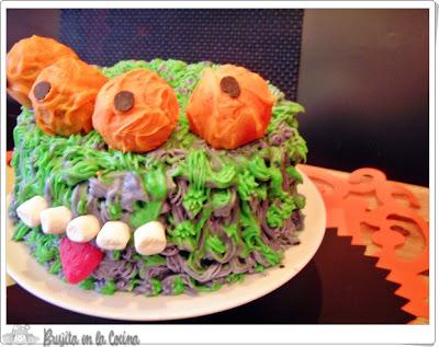 Tarta monstruosa para celebrar los 4 años de la Brujita