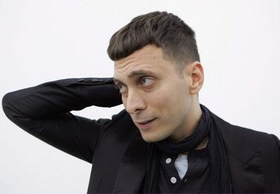 Hola Querido Stefano Pilati! Él, su moda, su casa... Hola Querido Stefano Pilati! Él, su moda, su casa...