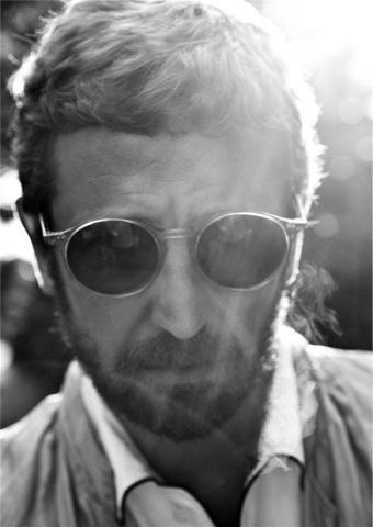 Hola Querido Stefano Pilati! Él, su moda, su casa... Hola Querido Stefano Pilati! Él, su moda, su casa...