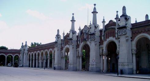 Entrada al camposanto de la Almudena.