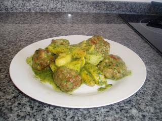 ALBÓNDIGAS EN SALSA