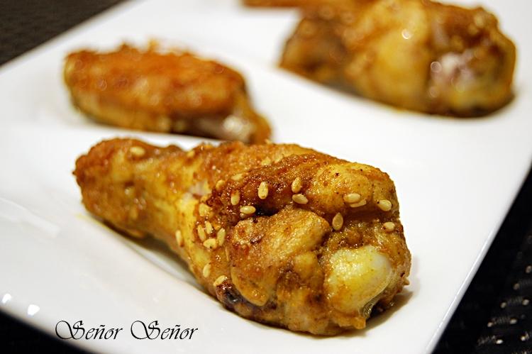 Alitas de pollo con curry y sésamo al horno