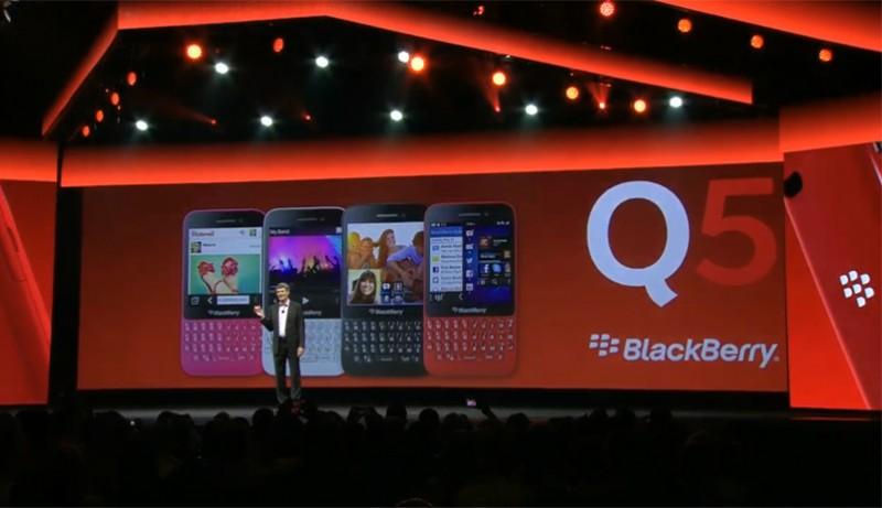Llega BlackBerry Q5, un dispositivo juvenil