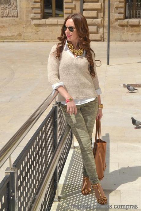 LOOK DE ENTRETIEMPO: PANTALON CAMUFLAJE Y CAMISA BLANCA