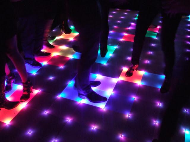 Es tendencia: las pistas de baile de leds