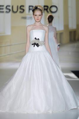 JESÚS PEIRÓ: COSTURAS 2014-Barcelona Bridal Week 2013-