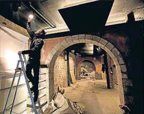 BARCELONA...UN PALACIO DEL SIGLO XIX , EN EL BORN...,HOY INAUGURAN EL MERCAT PRINCESA...15-05-2013...