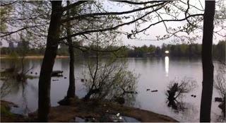 Misteriosa luz aparece en un lago de Rusia