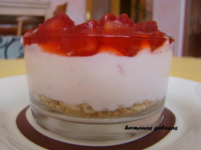 FRESAS MACERADAS, YOGURT Y ARROZ INFLADO