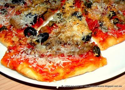 Pizza de atún y pizza de chorizo