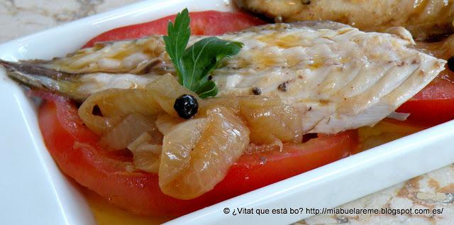 Caballas en escabeche