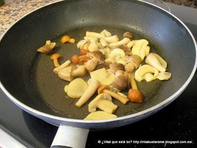 Tagliatelle con Almejas y Setas