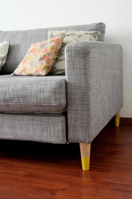 Patas de sofá pintadas de colores 1 Idea genial. Pintar de colores las patas de los muebles