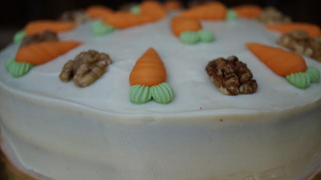 Carrot Cake o Tarta de zanahoria (con cobertura de chocolate blanco y mascarpone)