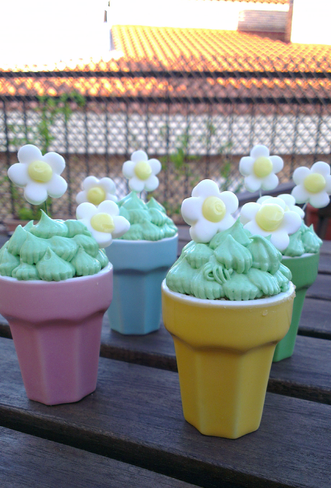 ♥ Cupcakes horneados en tazas y macetas de cerámica