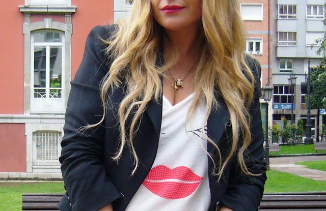 RED LIPS