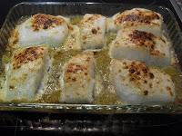 Bacalao confitado con muselina de ajo y cama de puerros a la cerveza.