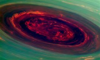 Capta la Cassini un Huracán Gigante en Saturno