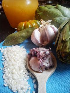 Arroz meloso de alcachofas y puntillas