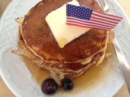 recetas para desayunos y brunch recetas fáciles de tortitas panckes recetas de tortitas americanas recetas con sirope de arce tortitas recetas con arándanos fáciles recetas americanas fáciles y rápidas postres delikatissen 