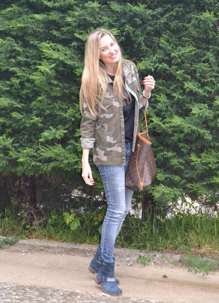 Military shirt and strass booties
