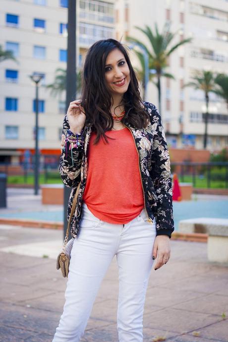 Flower Print And Coral Shirt - Estampado Floral y Camiseta Coral Flower Print And Coral Shirt - Estampado Floral y Camiseta Coral