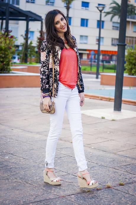 Flower Print And Coral Shirt - Estampado Floral y Camiseta Coral Flower Print And Coral Shirt - Estampado Floral y Camiseta Coral