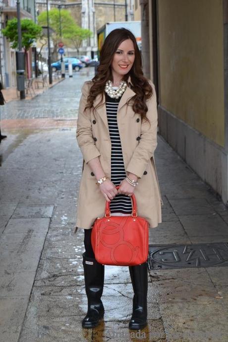 NAVY DRESS & HUNTER BOOTS