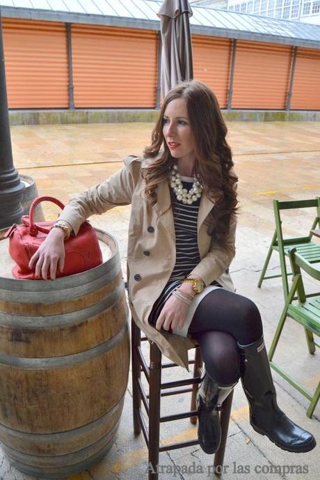 NAVY DRESS & HUNTER BOOTS