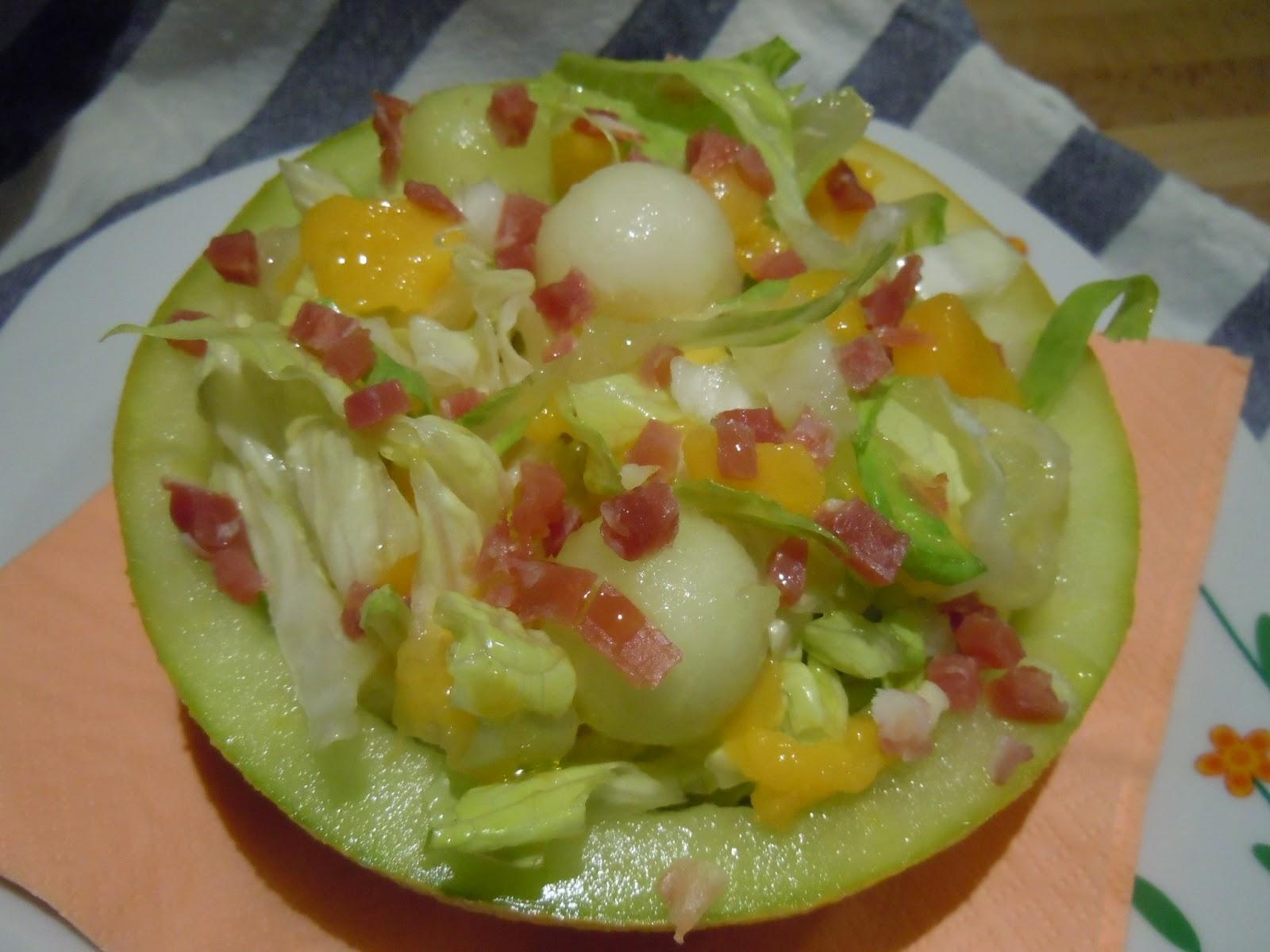 Ensalada individual de melón y mango.
