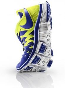 nike24 220x300 Roger Federer y Nike Free Trainer 5.0 vs mosca,  ¿Quién ganará el partido?