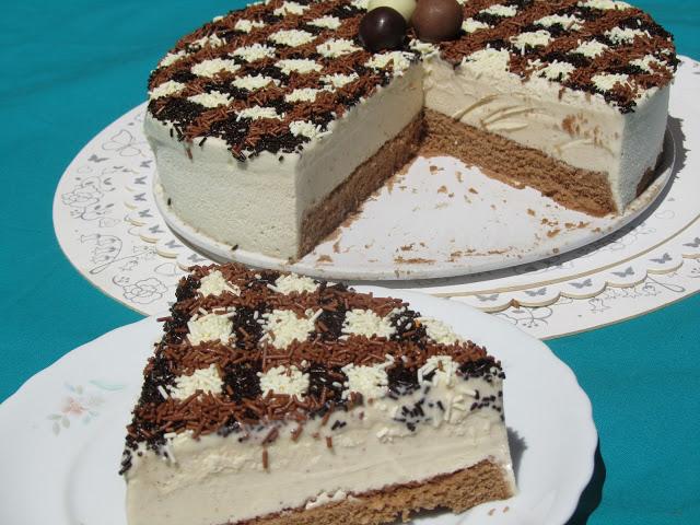 Tarta helada de crema Quinder Bueno