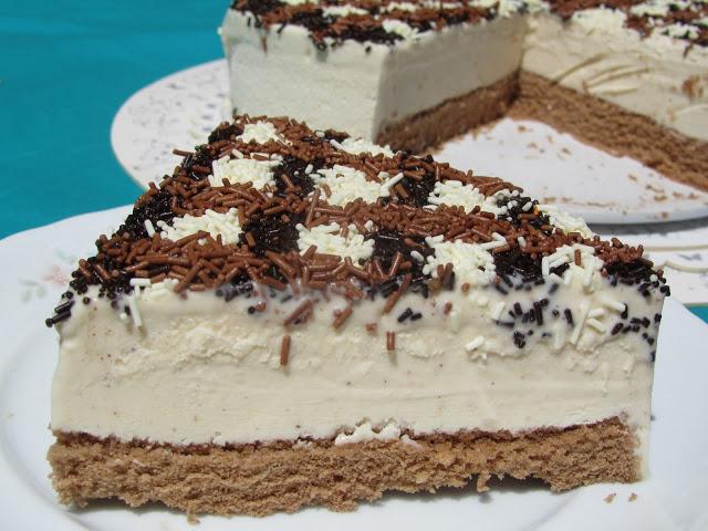 Tarta helada de crema Quinder Bueno