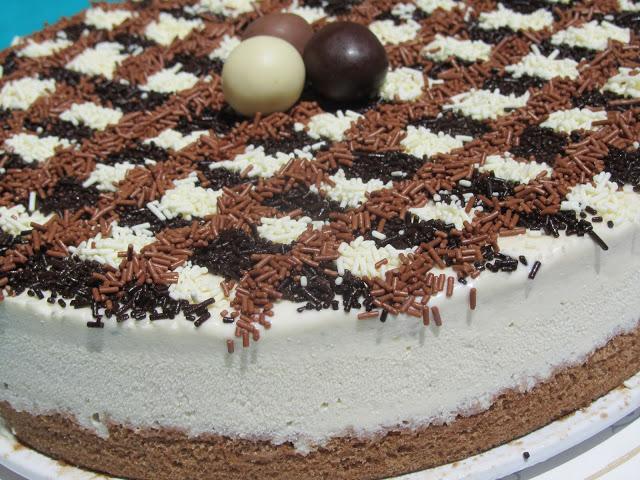 Tarta helada de crema Quinder Bueno