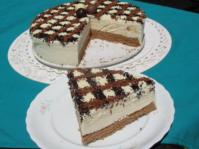 Tarta helada de crema Quinder Bueno