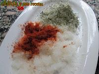 ENSALADA DE PATATITAS Y ARENQUES CON SALSA ESCANDINAVA