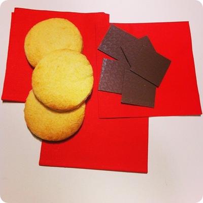 CHOCOLATE & BISCUITS