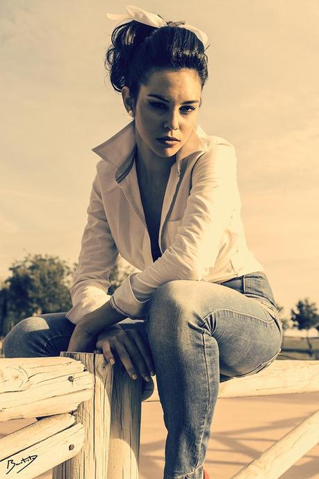 Sesión de fotos con Maribel Valiente - Maquillaje de Esther Muñoz y peluquería Ángela Ramírez