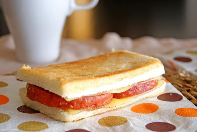 Sandwich de jamonilla frita