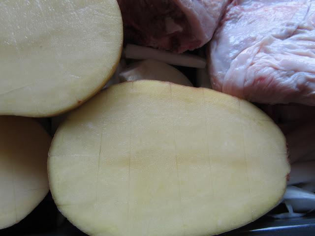 Cordero asado con patatas