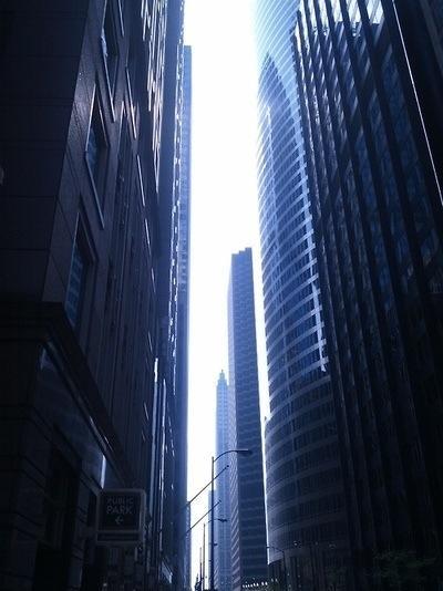 Veronica Roth comparte fotos de su día en sel set de la película