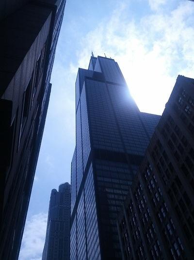 Veronica Roth comparte fotos de su día en sel set de la película