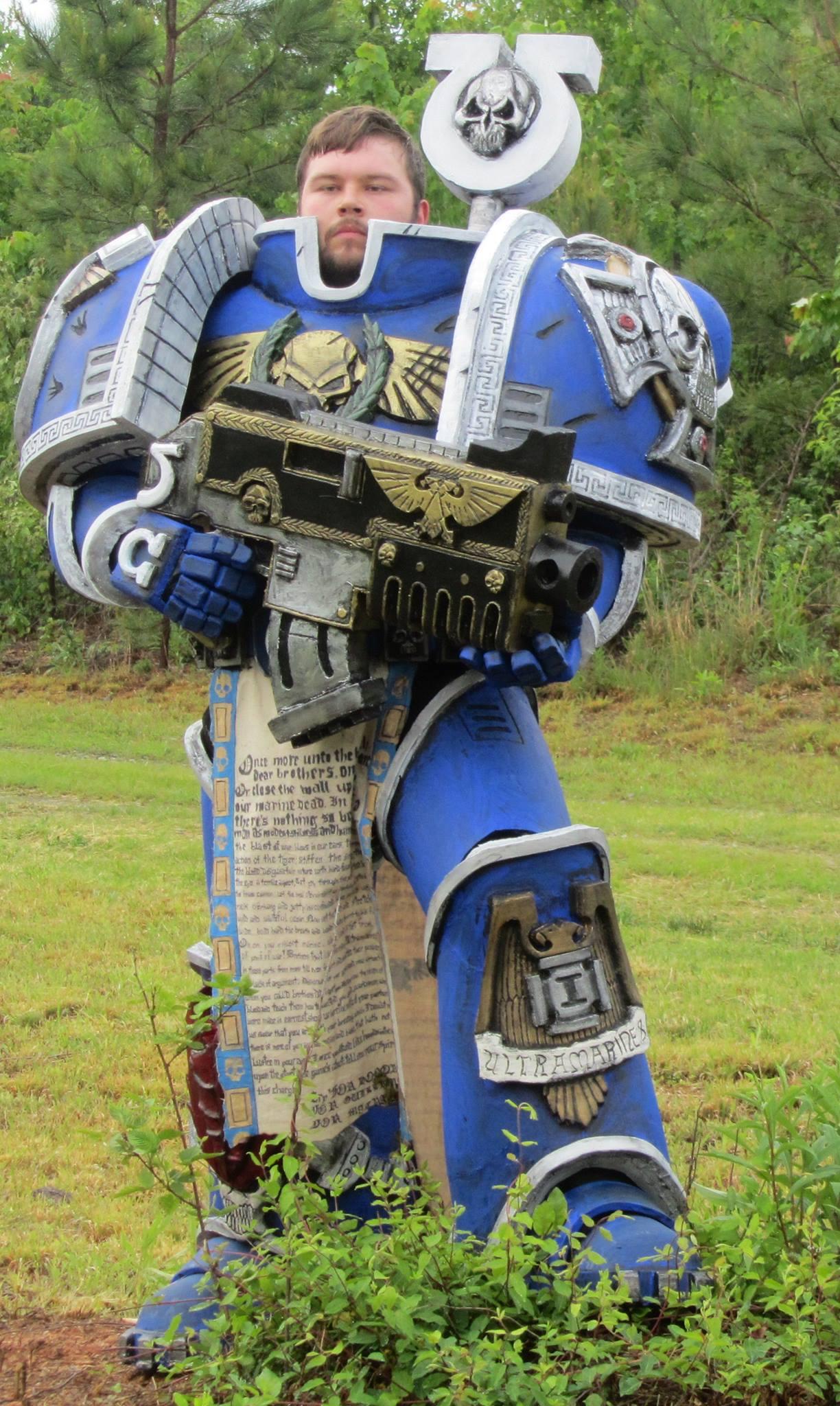 Cosplay Ultramarine de la 1ª Compañia