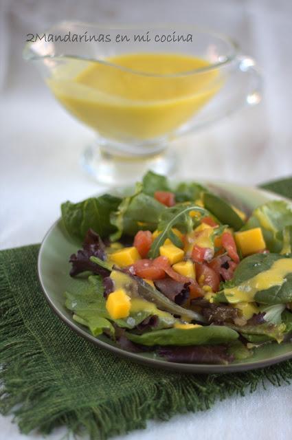 Ensalada de salmón ahumado en dados y mango con vinagreta de su crema